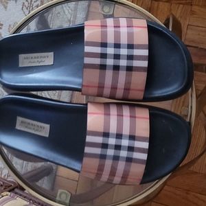 Burberry Vintage Slides